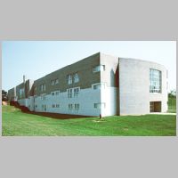 Richard Meier, Clifty Creek Elementary School, Columbus, Indiana, U.S.A, photo on homepages.bluffton.edu.jpg